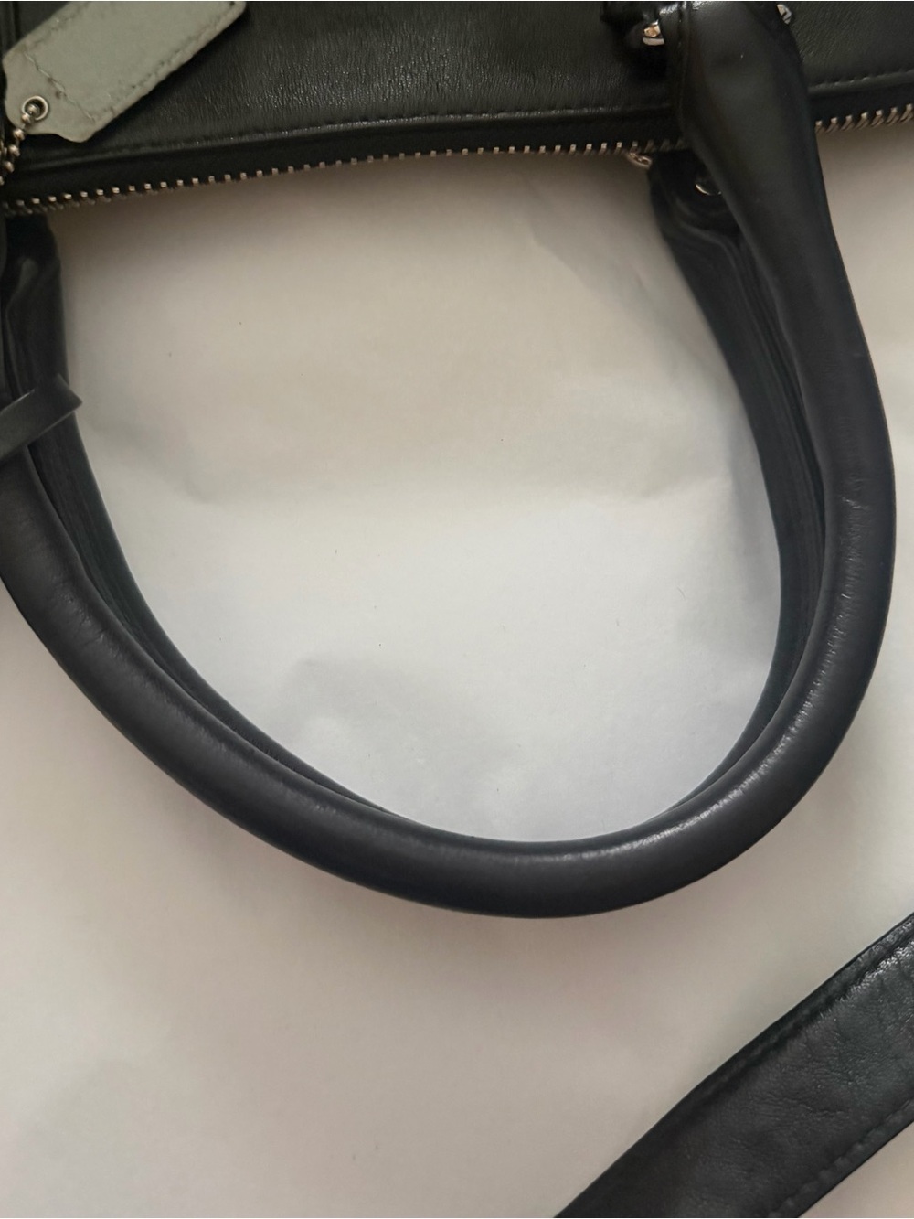 Coach Woman’s purse bag black silver zippers adjustable strap travel luxury - Picture 12 of 13